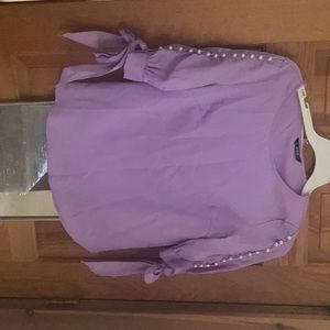 Pearl accent purple top great for work